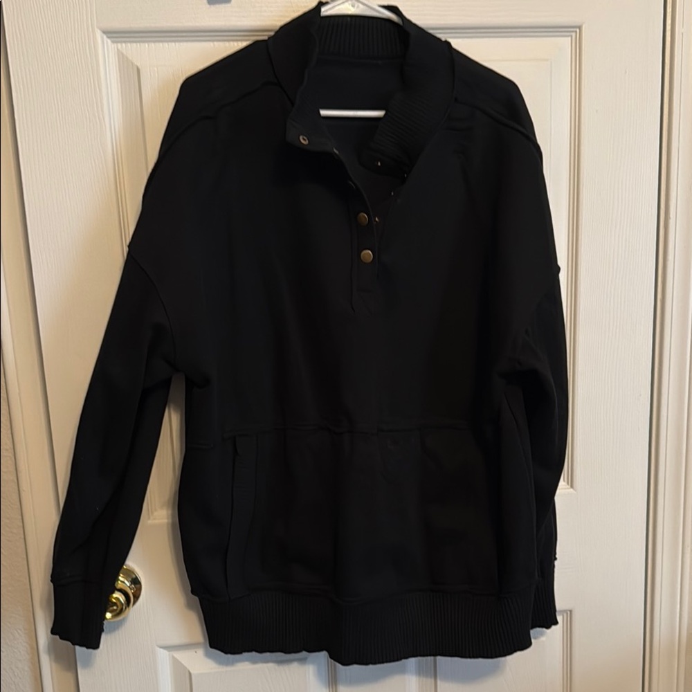 BNWOT Black Pullover Sweatshirt